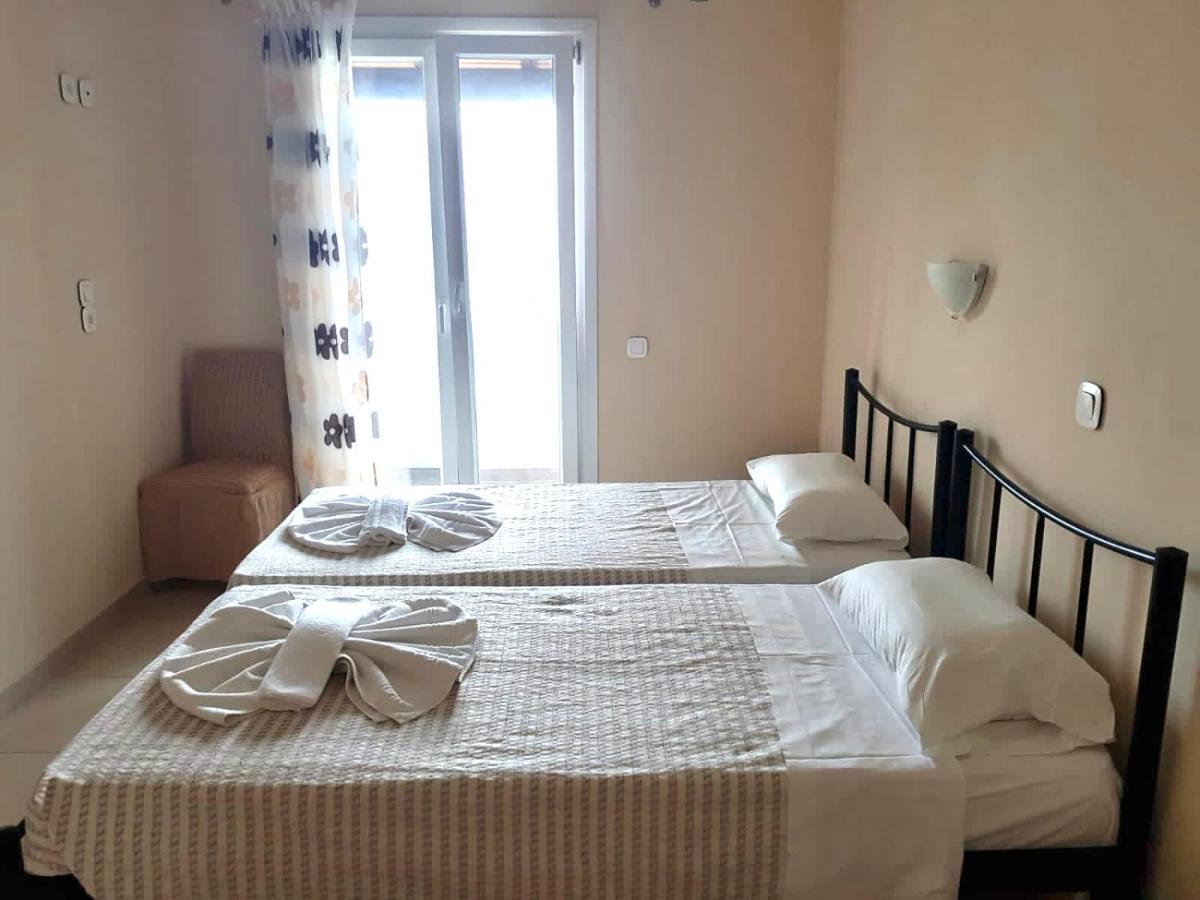 Votsalo Pool Apts カラミ エクステリア 写真
