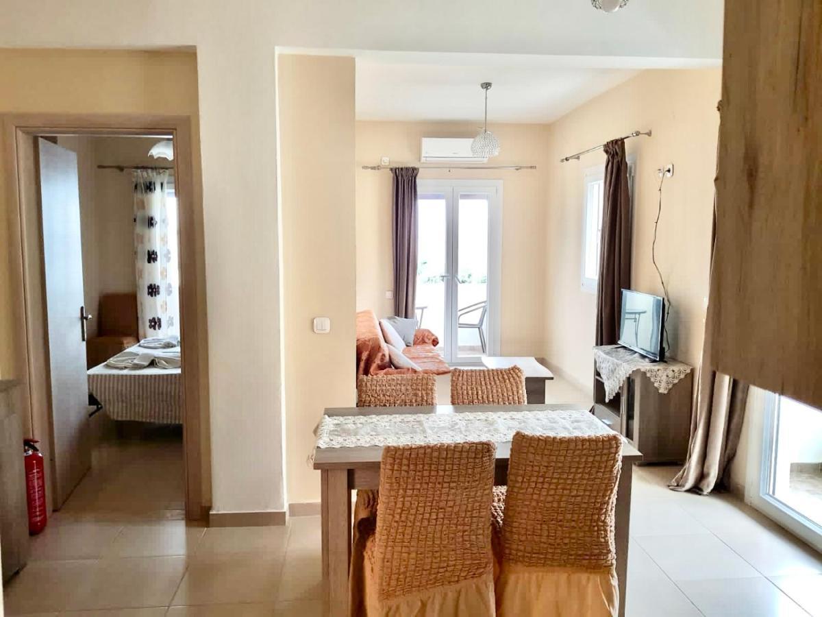 Votsalo Pool Apts カラミ エクステリア 写真