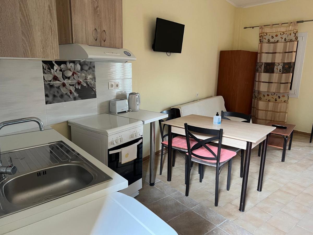 Votsalo Pool Apts カラミ エクステリア 写真