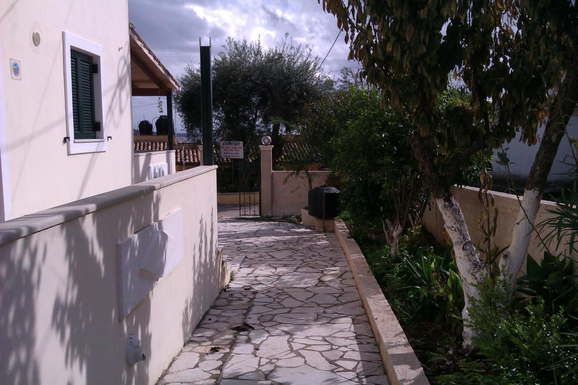 Votsalo Pool Apts カラミ エクステリア 写真