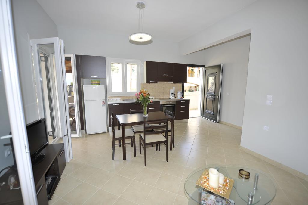 Votsalo Pool Apts カラミ エクステリア 写真