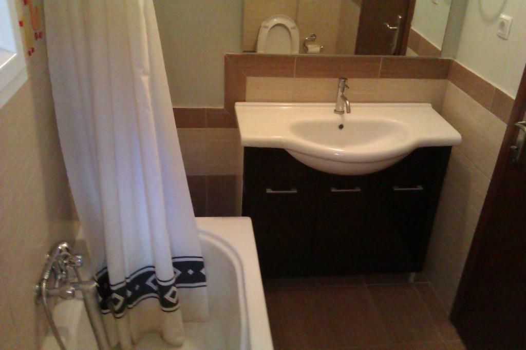 Votsalo Pool Apts カラミ エクステリア 写真